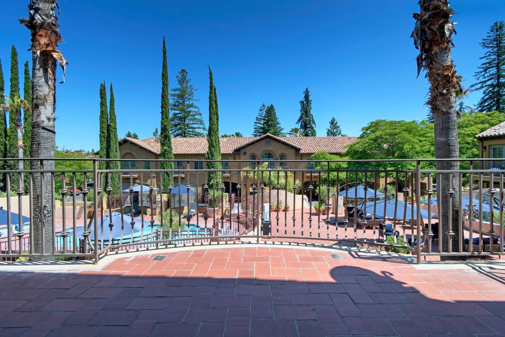 Hotel Los Gatos Luaran gambar